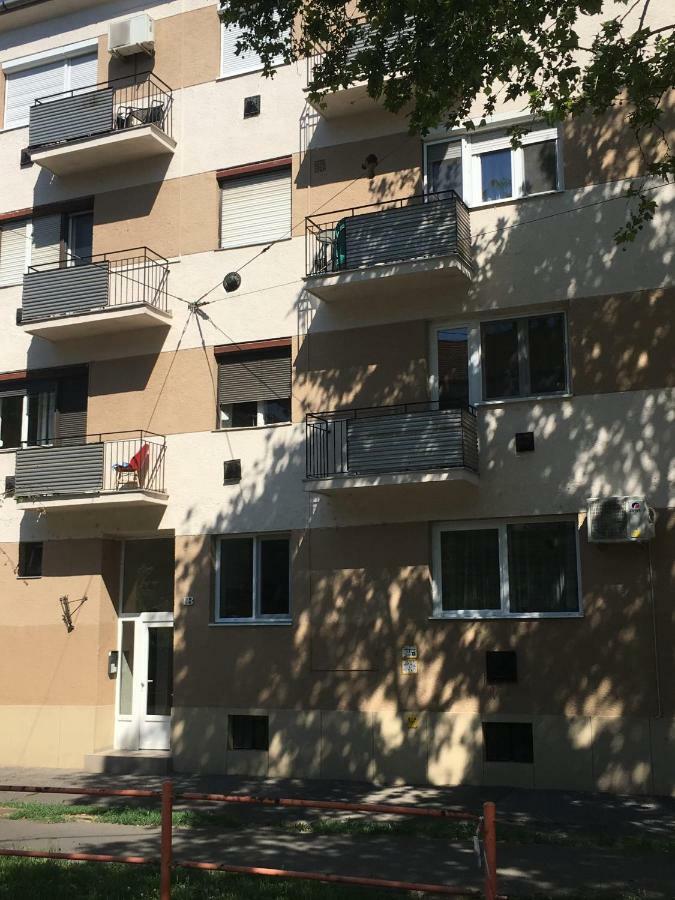 Stellar Downtown Szeged Appartement Buitenkant foto